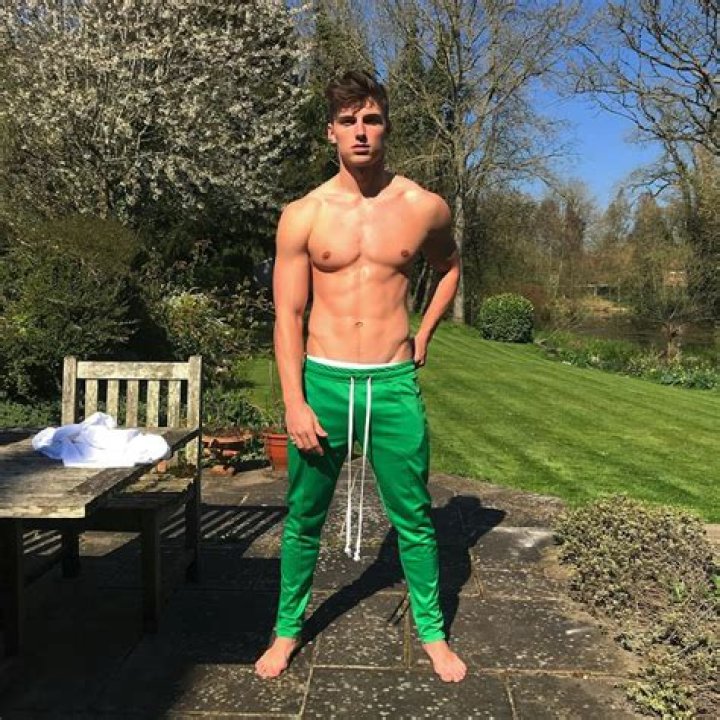 Ted Pullin - Age, Family, Bio