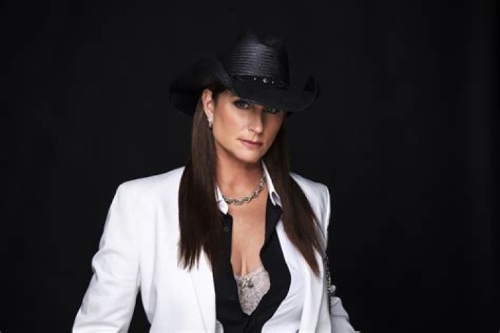 Terri Clark - Age, Family, Bio