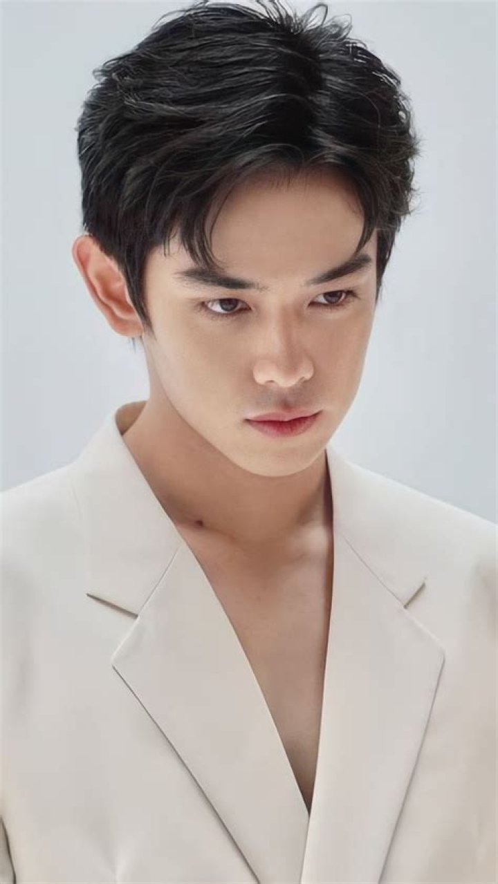 Third Lapat - Age, Family, Bio