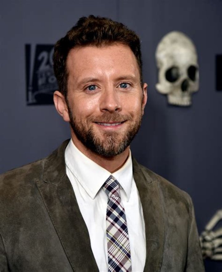 Thomas Joseph Thyne Height, Weight, Net Worth, Age, Birthday, Wikipedia, Who, Instagram, Biography