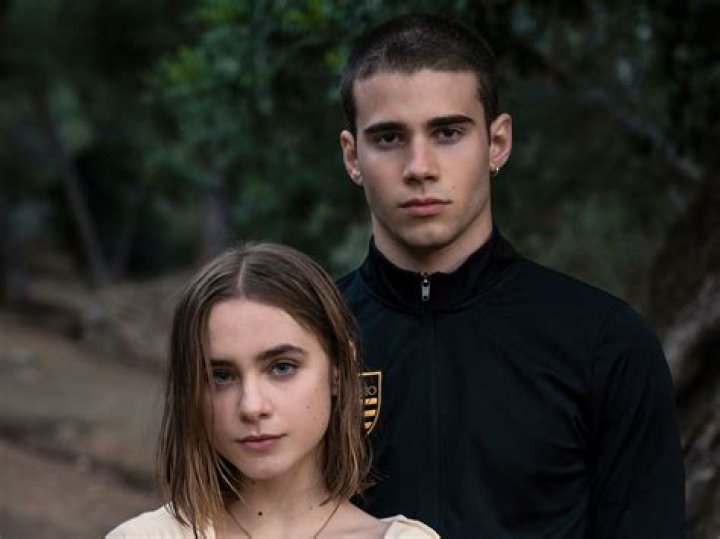 Through My Window's Clara Galle age, height, Instagram, and more