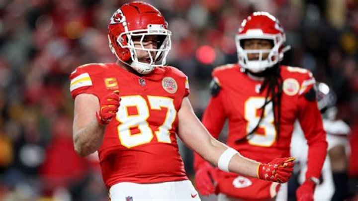 bitchy | Tight End Travis Kelce (TE 87, Kansas City Chiefs) – Frankfurt 05.11.2023: Kansas City Chiefs vs. Miami Dolphins, NFL, A