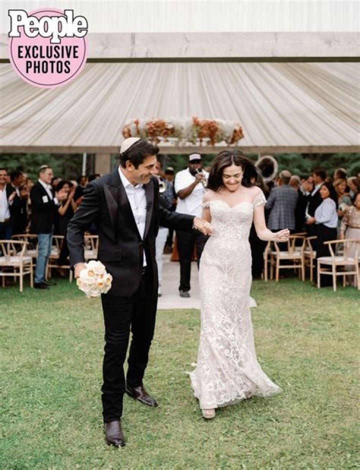 Usher shares wedding photos with People: ‘I have an amazing partner that I respect’