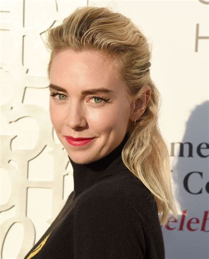 Is Vanessa Kirby Single After Break-up with Callum Turner? Also know her Net Worth