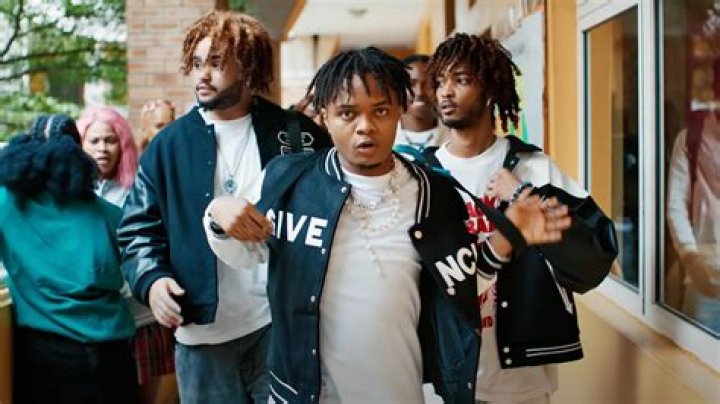 
[Video] How I stopped my mother from selling fruits after getting Mavin’s deal – Crayon 