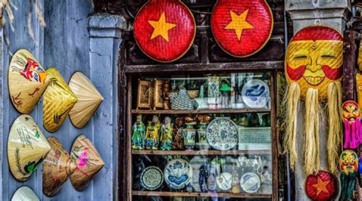 10 Best Vietnamese Souvenirs to Bring Home