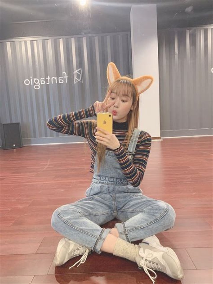 Weki Meki - Members, Ages, Trivia