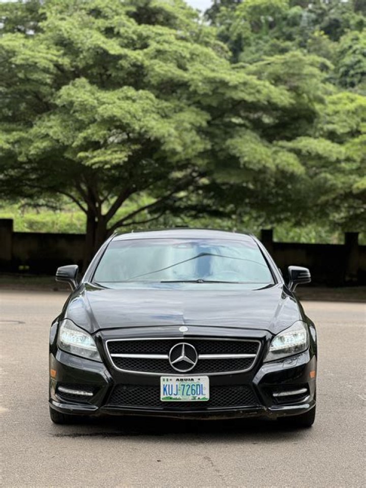 What year is Ray Donovan Mercedes?