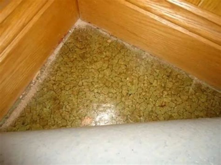 What years did linoleum have asbestos?