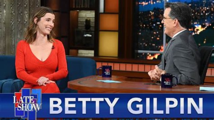 Who Is Betty Gilpin Sister Peri Gilpin? Parents And Family Background