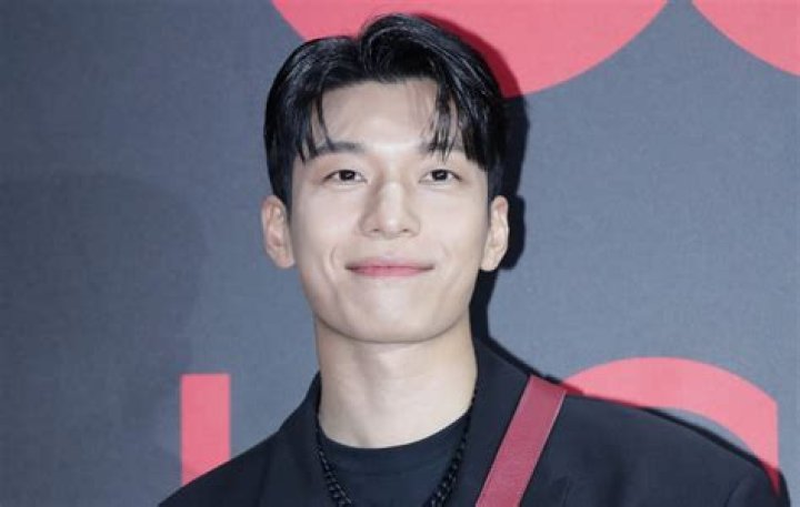 Wi Ha-joon - Age, Family, Bio