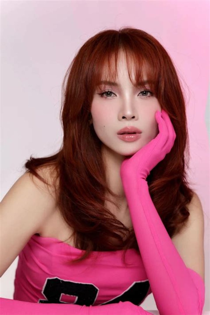 Yen Trang - Age, Family, Bio