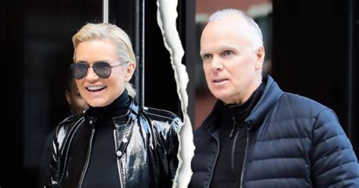 Yolanda Hadid and her new boyfriend of less than a year Matt Minnis have split!