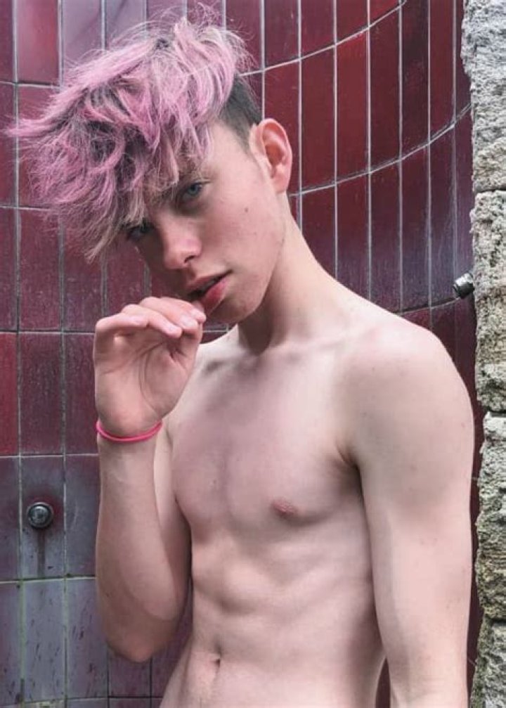 Zephan Clark - Age, Family, Bio