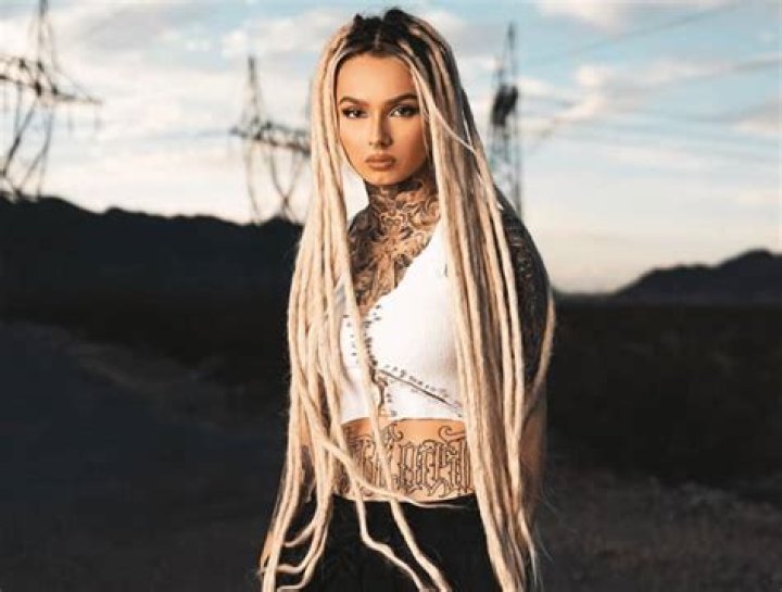 Celebrities named Zhavia